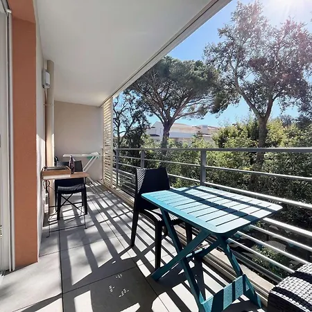 Confort Et Calme A : T2 Climatise Avec Wi-fi, Balcon Et Double Garage, Proche Centre-ville - Fr-1-226b-186 Apartmán