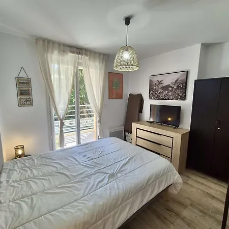 Confort Et Calme A : T2 Climatise Avec Wi-fi, Balcon Et Double Garage, Proche Centre-ville - Fr-1-226b-186 Cavalaire-sur-Mer