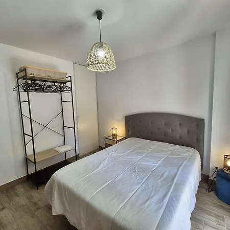 Confort Et Calme A : T2 Climatise Avec Wi-fi, Balcon Et Double Garage, Proche Centre-ville - Fr-1-226b-186 Appartement *