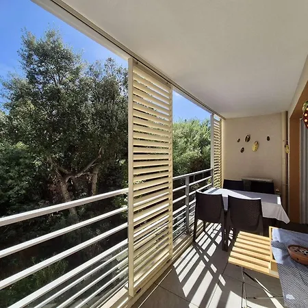 Confort Et Calme A : T2 Climatise Avec Wi-fi, Balcon Et Double Garage, Proche Centre-ville - Fr-1-226b-186 *